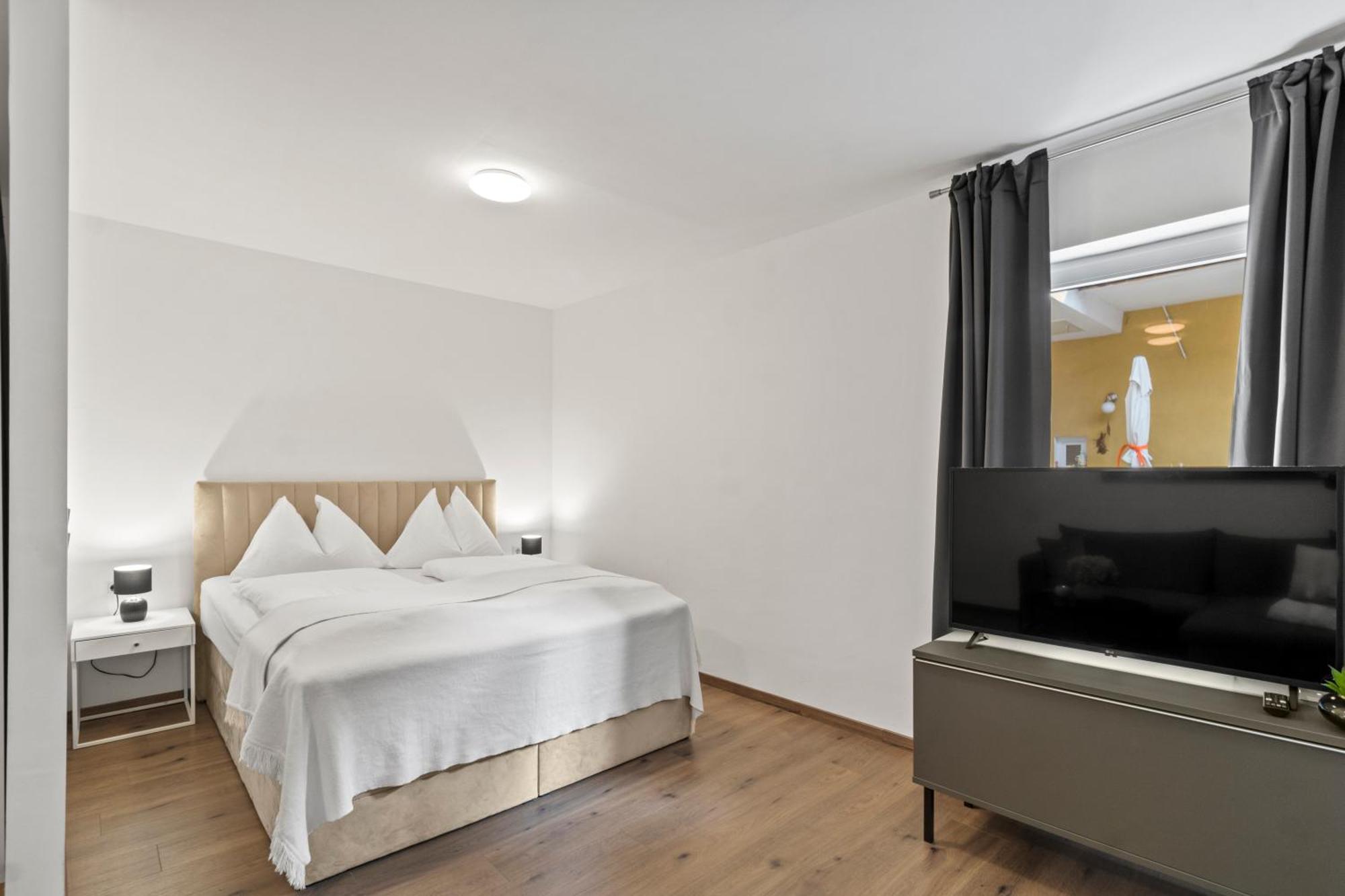 Stilvolles Zuhause Mit Terrasse Apartment Bruck an der Mur Bagian luar foto
