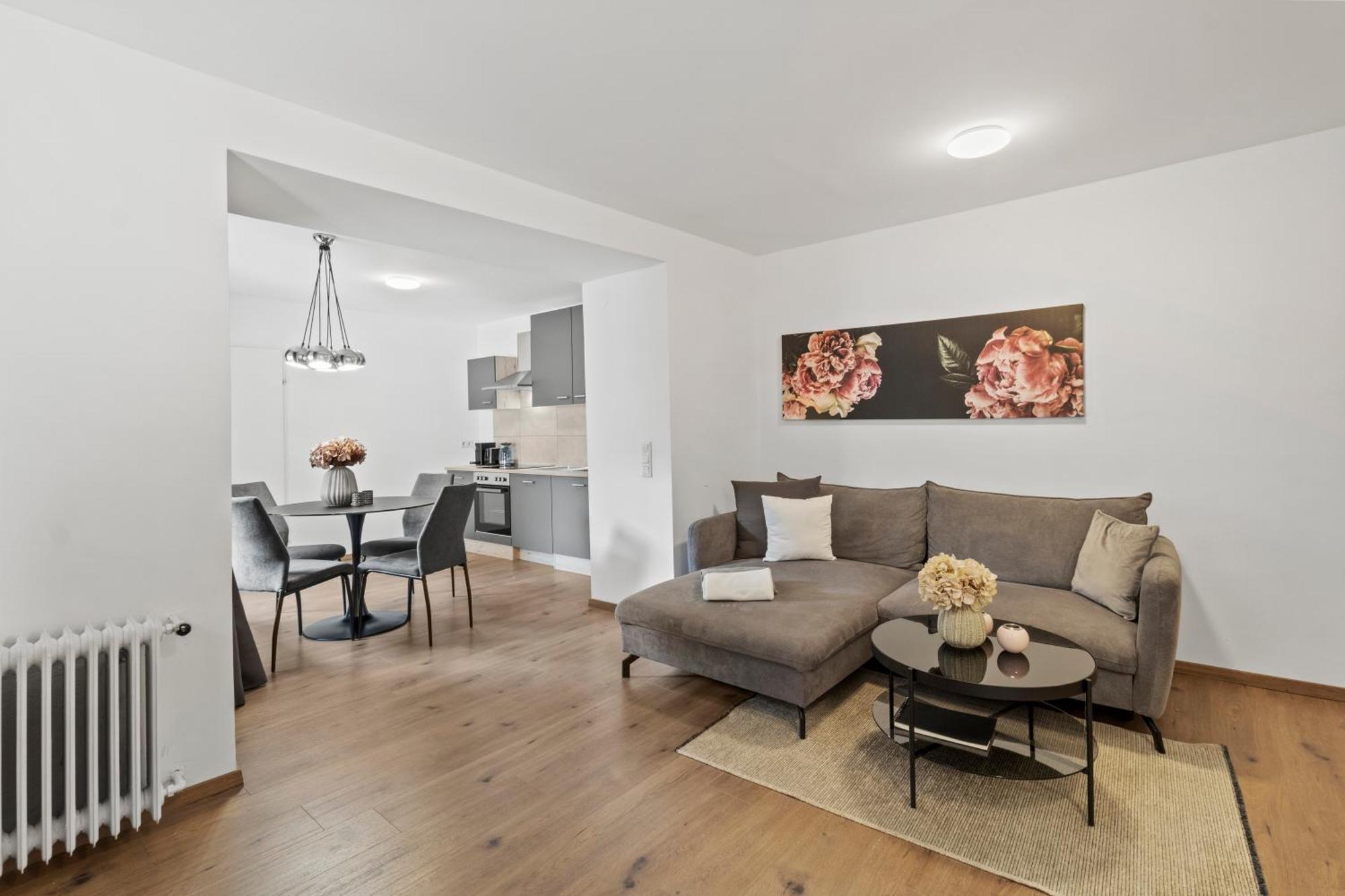 Stilvolles Zuhause Mit Terrasse Apartment Bruck an der Mur Bagian luar foto
